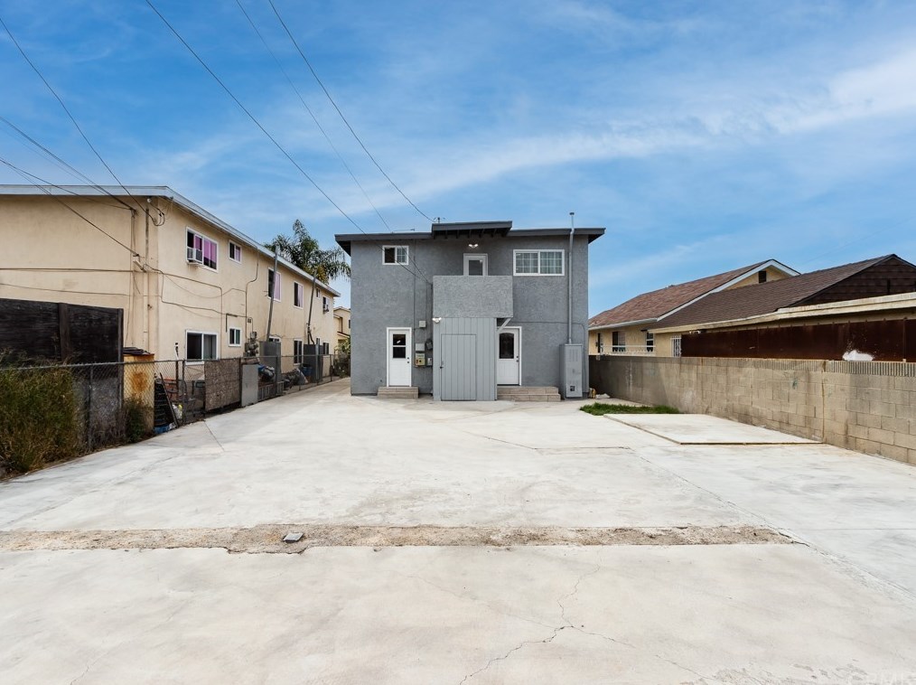 427 83rd St, Los Angeles CA  90003-3101 exterior