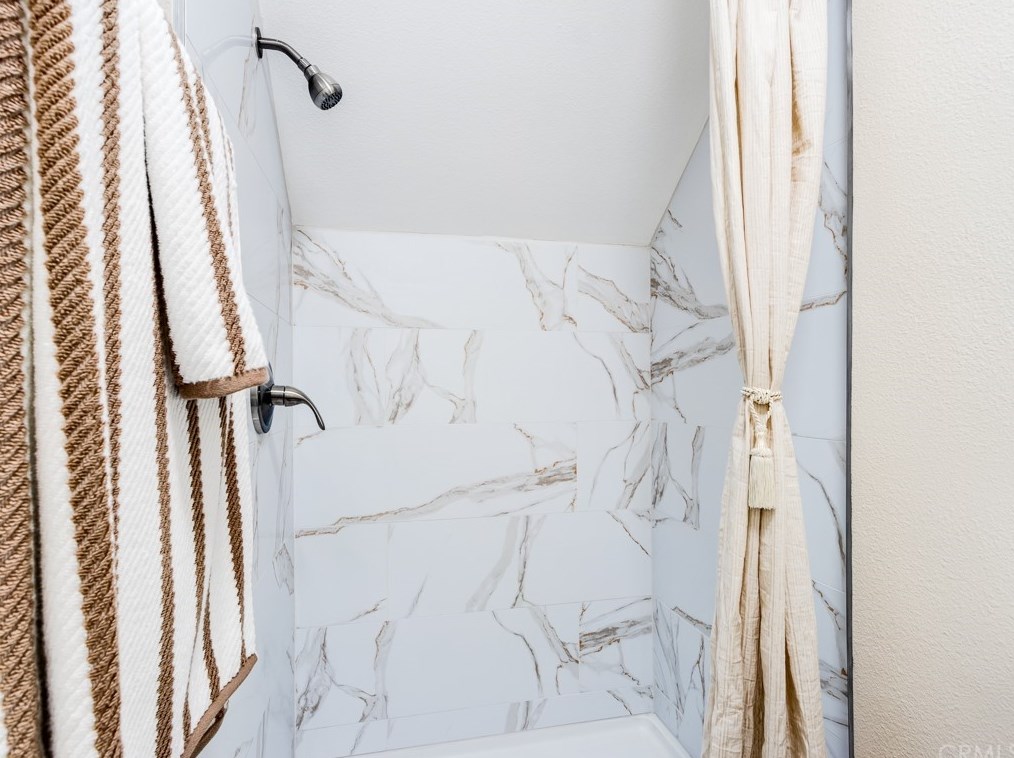 427 83rd St, Los Angeles CA  90003-3101 exterior