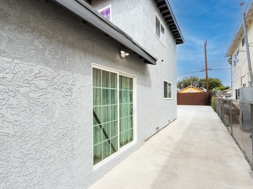 427 83rd St, Los Angeles CA  90003-3101 exterior