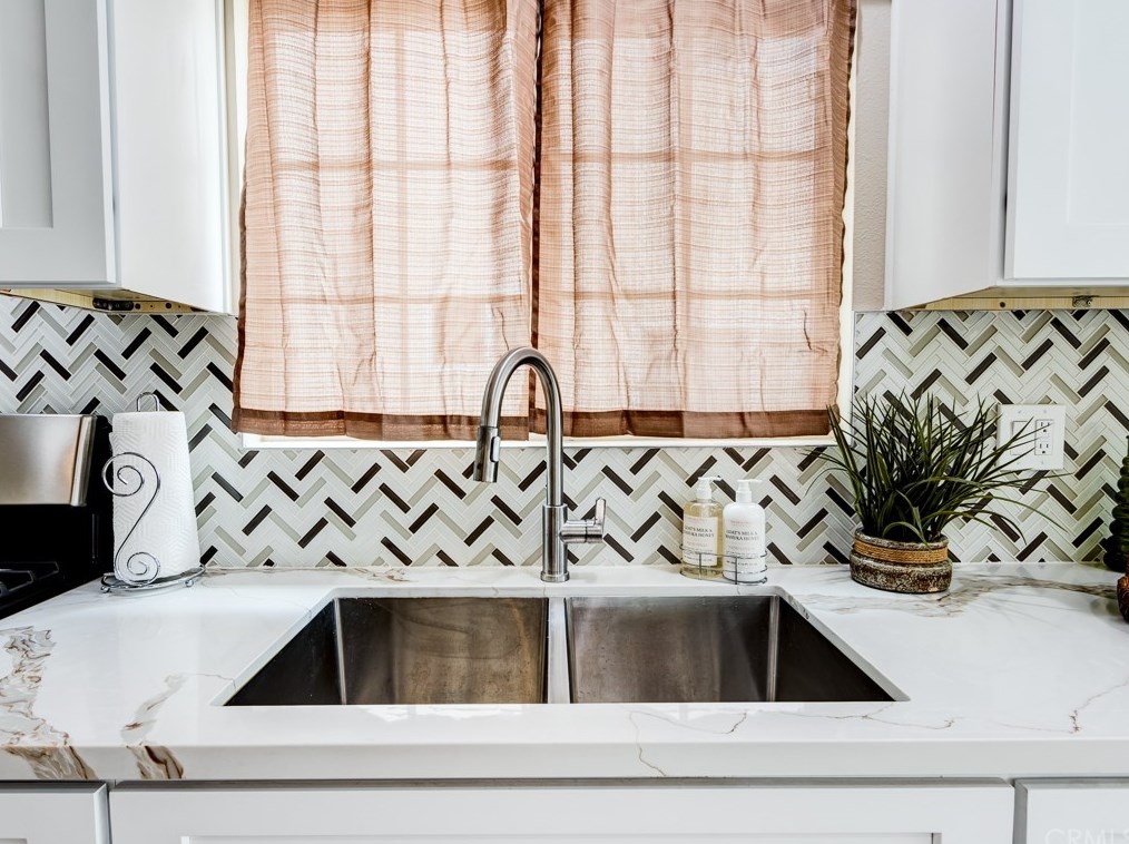 427 83rd St, Los Angeles CA  90003-3101 exterior