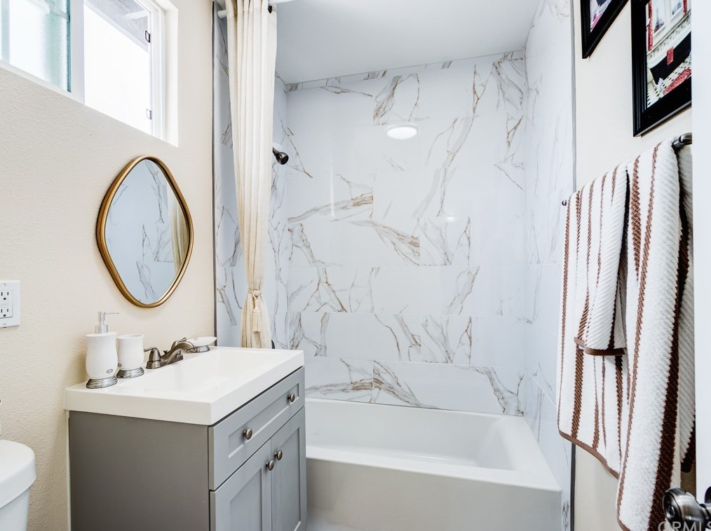 427 83rd St, Los Angeles CA  90003-3101 exterior