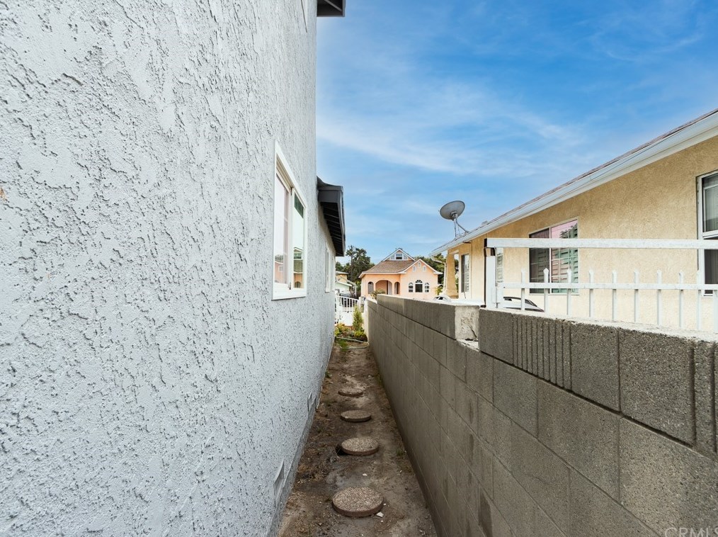 427 83rd St, Los Angeles CA  90003-3101 exterior