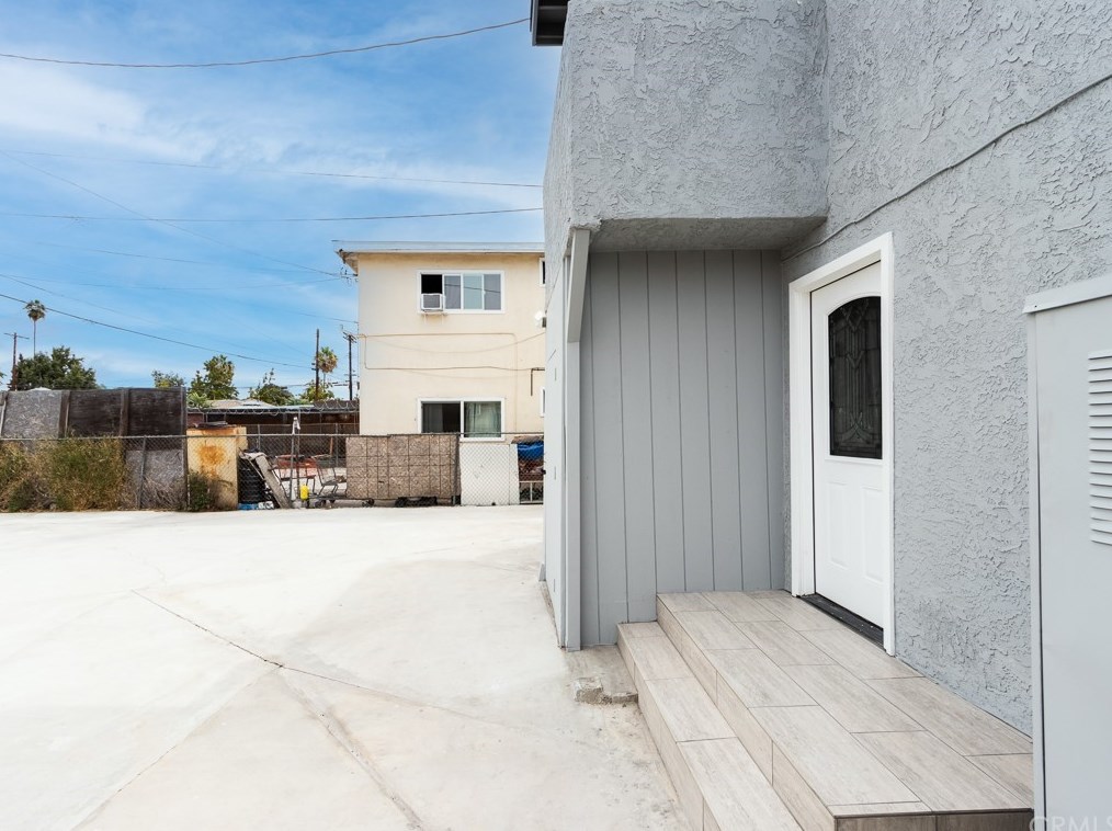 427 83rd St, Los Angeles CA  90003-3101 exterior