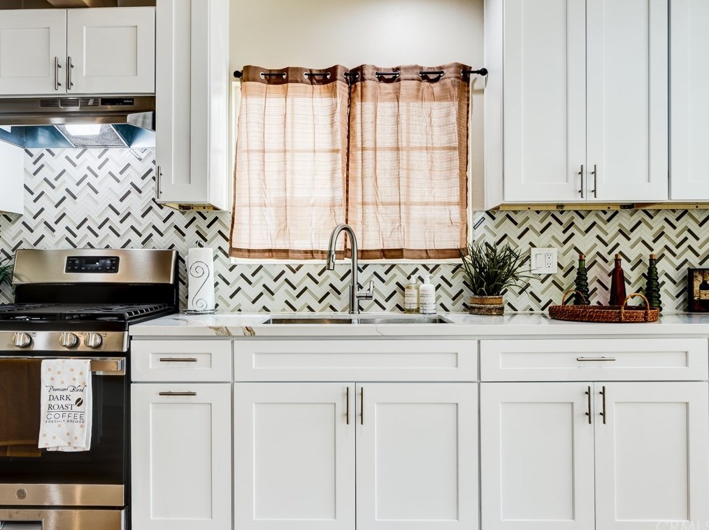 427 83rd St, Los Angeles CA  90003-3101 exterior