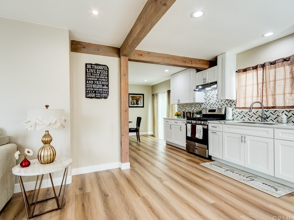 427 83rd St, Los Angeles CA  90003-3101 exterior