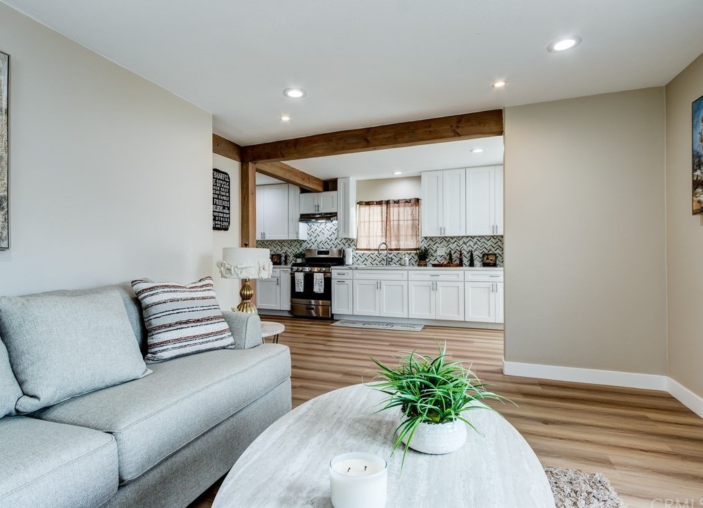 427 83rd St, Los Angeles CA  90003-3101 exterior