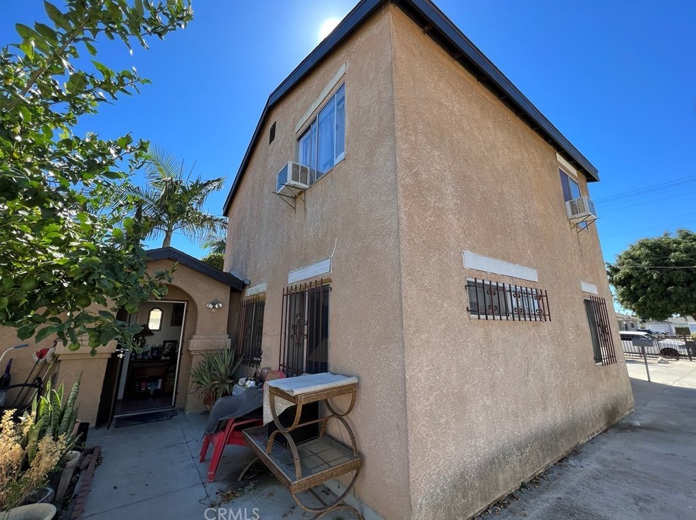 8816 Fir Ave, Los Angeles, CA 90002-1809
