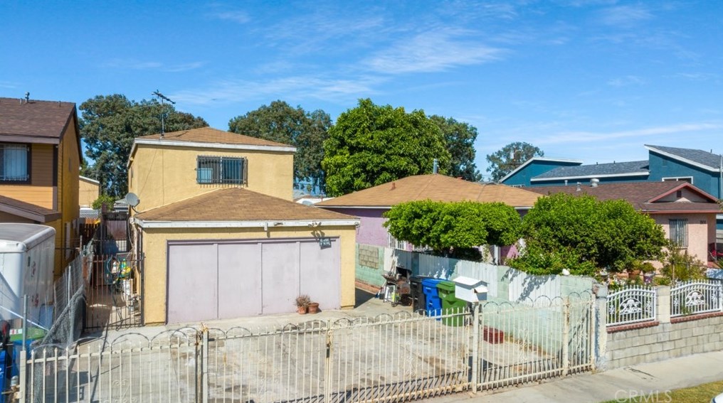 957 112th St, Los Angeles, CA 90059-1607