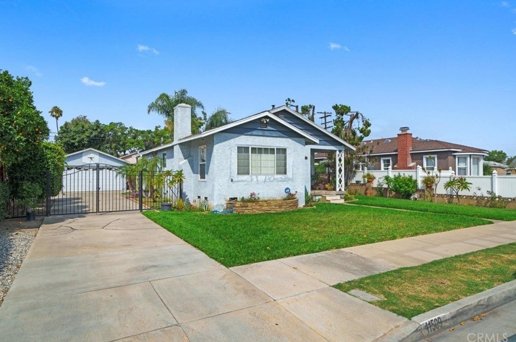 11509 Pope Ave, Lynwood, CA 90262