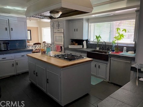3450 Vista Way, Hemet, CA 92544-4970