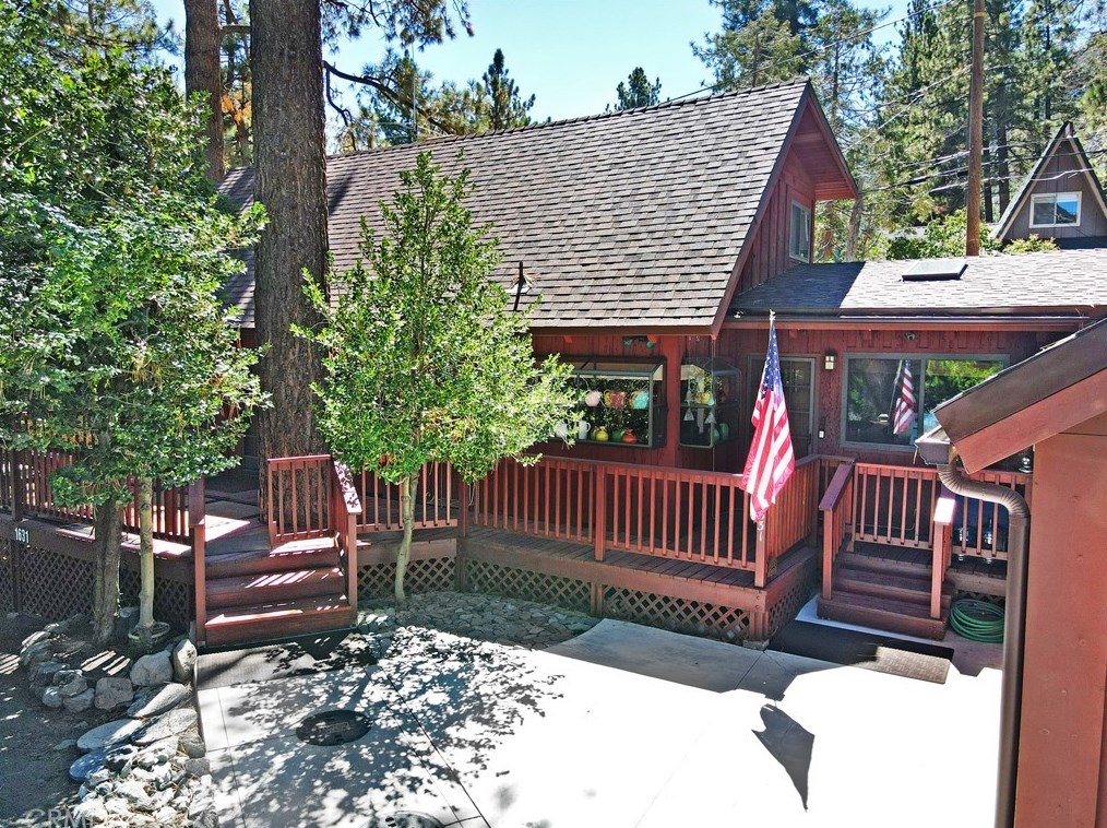 1631 Linnet Rd, Wrightwood, CA 92397
