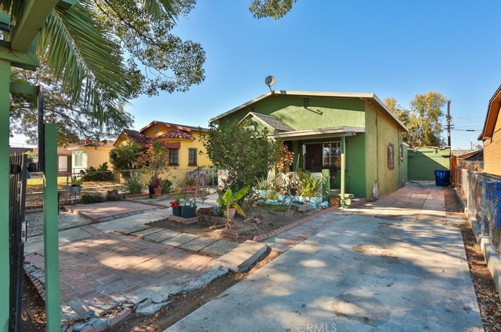 531 101st St, Los Angeles, CA 90044-4501