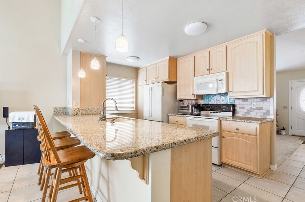 13076 Briarwood St, Artesia CA  90703-7371 exterior