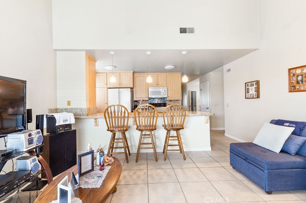 13076 Briarwood St, Artesia CA  90703-7371 exterior