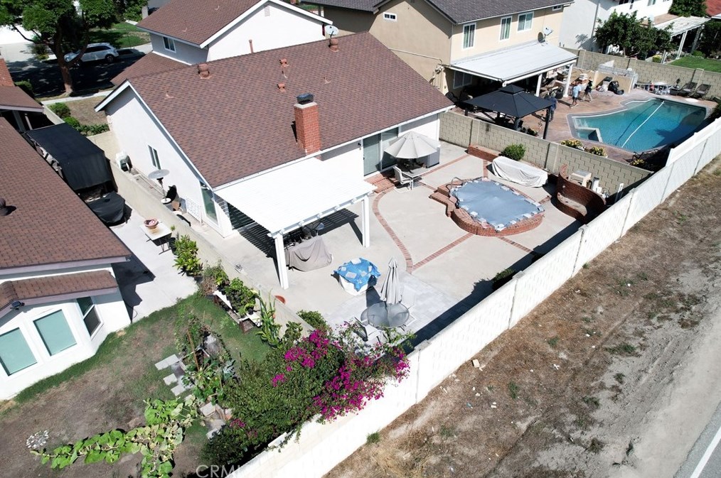 13076 Briarwood St, Artesia CA  90703-7371 exterior