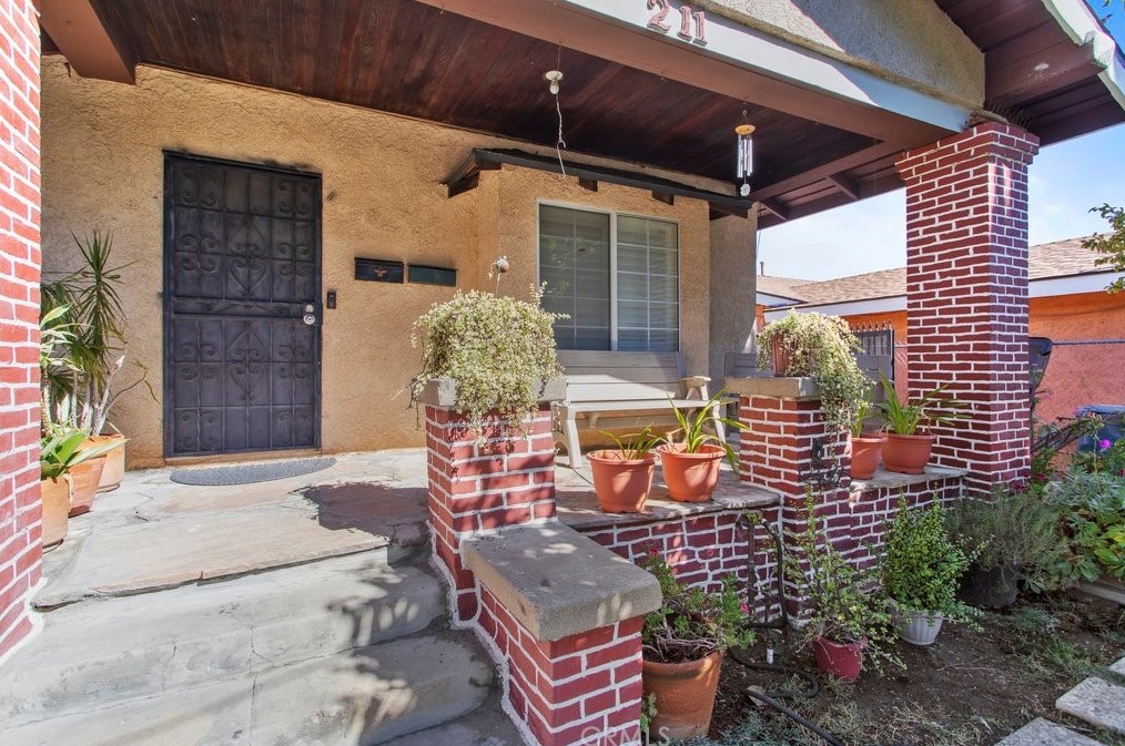 211 126th St, Los Angeles CA  90061-2314 exterior