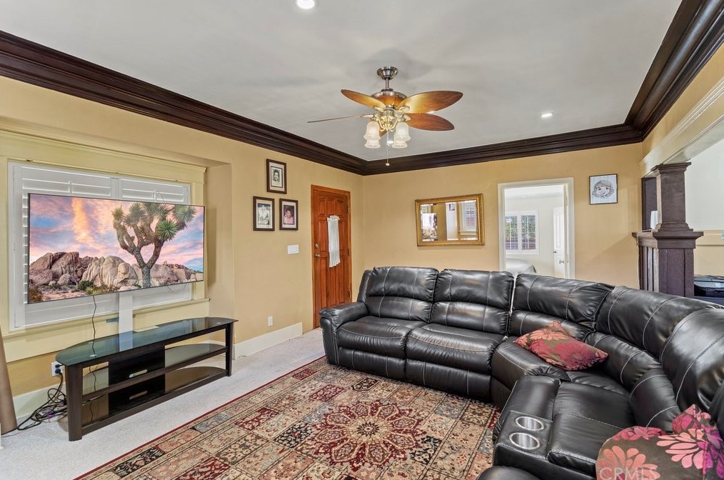 211 126th St, Los Angeles CA  90044-3818 exterior