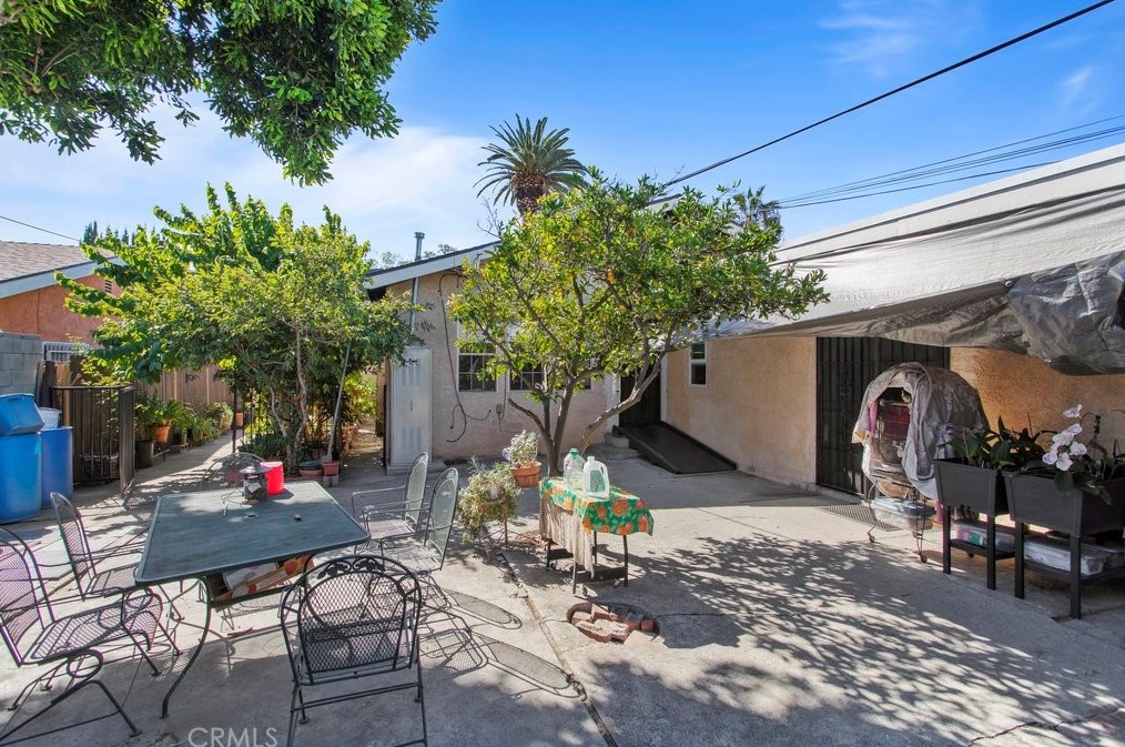211 126th St, Los Angeles CA  90044-3818 exterior