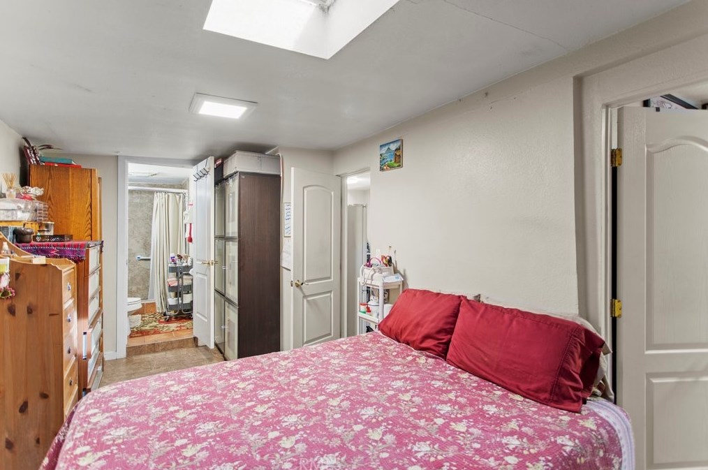 211 126th St, Los Angeles CA  90044-3818 exterior