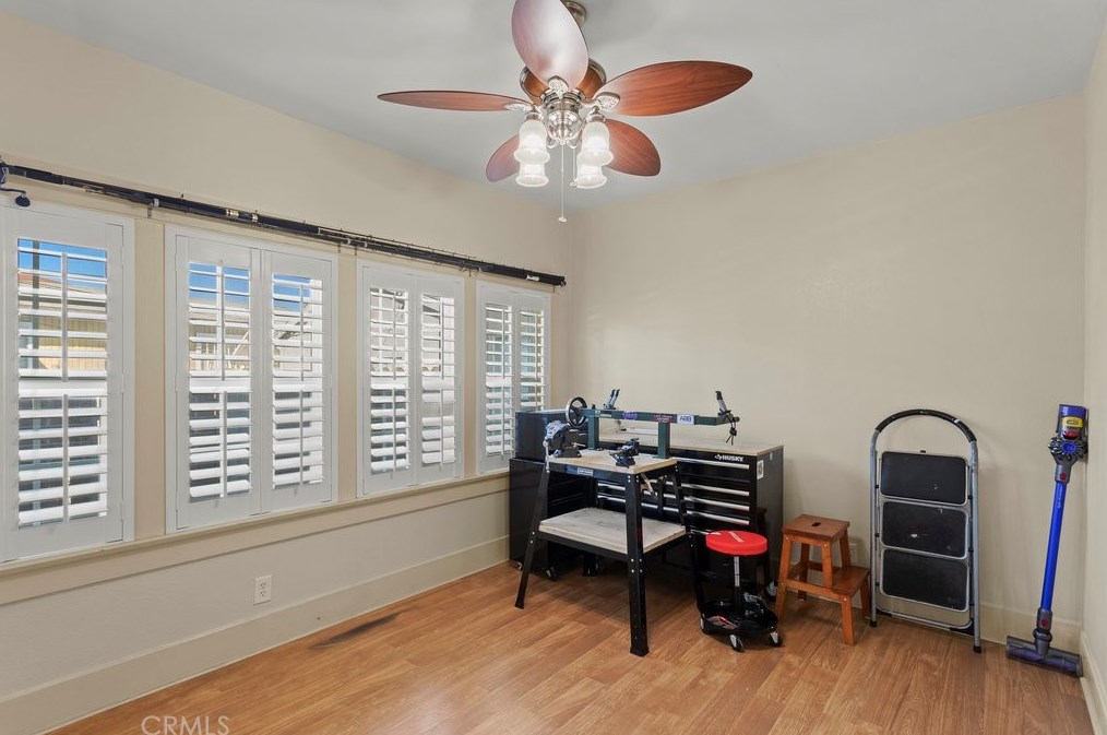 211 126th St, Los Angeles CA  90044-3818 exterior