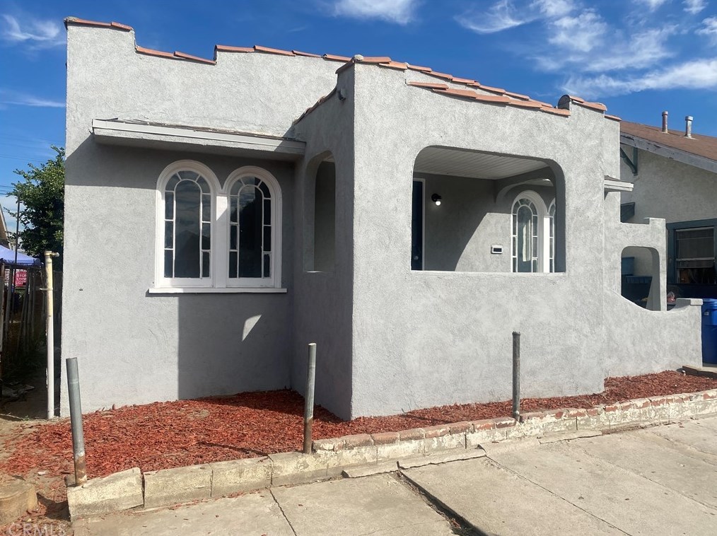 131 62nd St, Los Angeles, CA 90003-1233