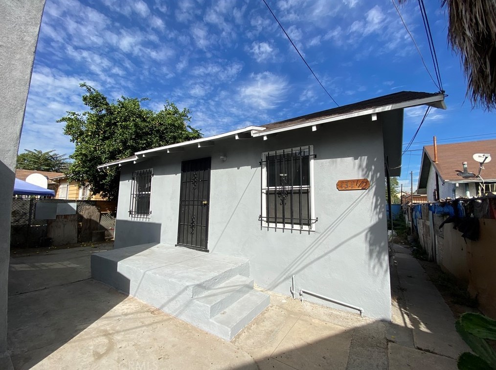 131 62nd St, Los Angeles CA  90003-1233 exterior