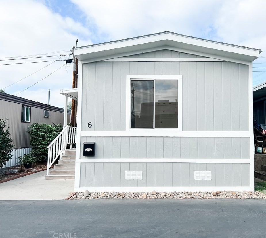 8819 Park St #6, Bellflower, CA 90706
