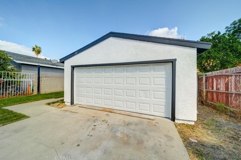 347 99th St, Los Angeles, CA 90003-4801