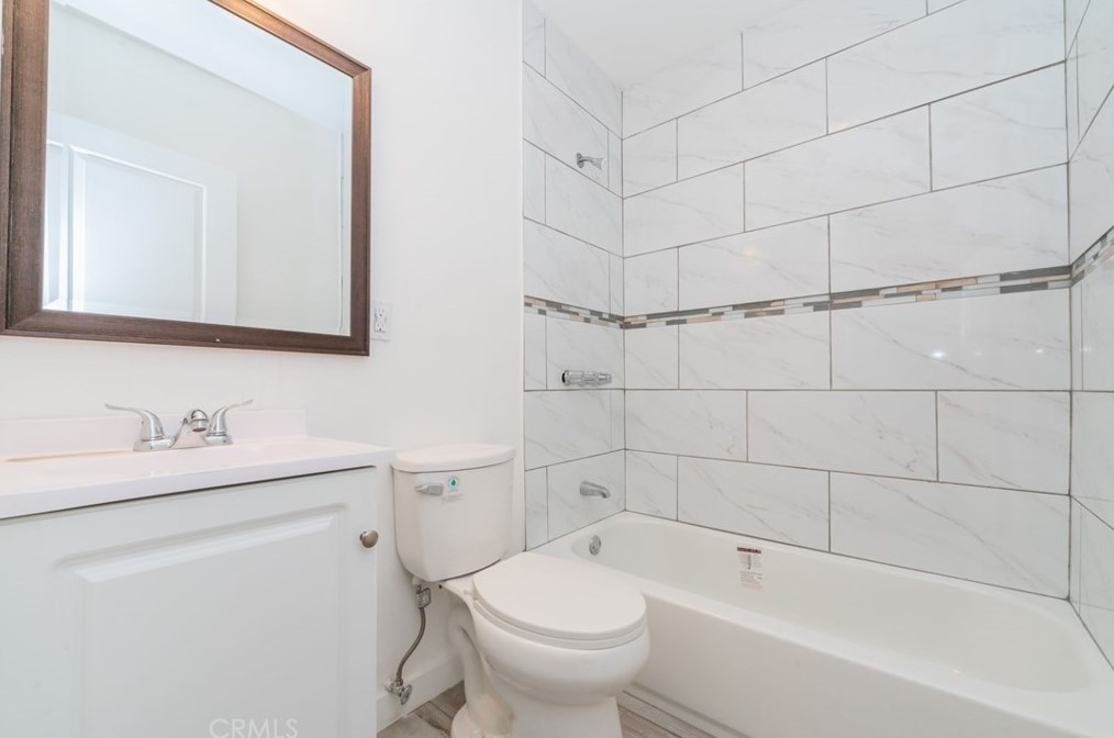 325 65th St, Los Angeles CA  90003-1425 exterior