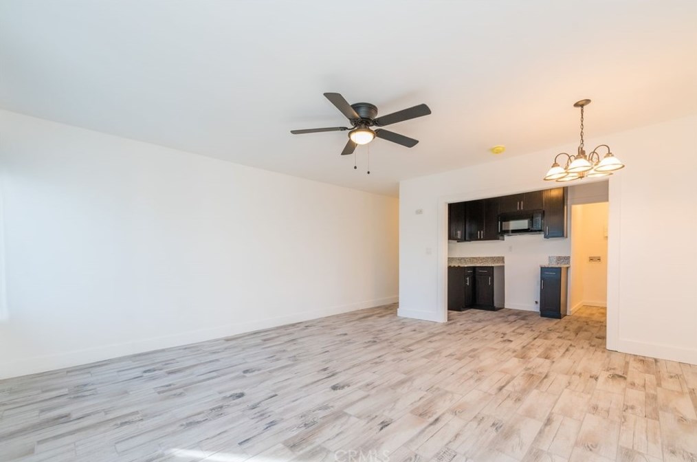 325 65th St, Los Angeles CA  90003-1425 exterior