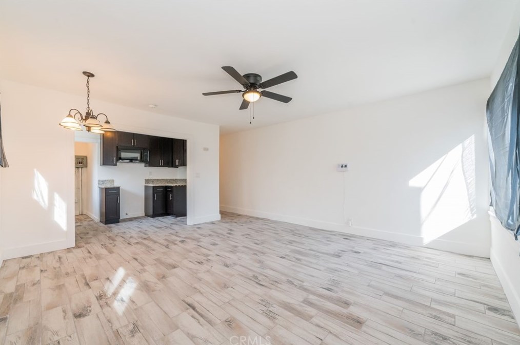 325 65th St, Los Angeles CA  90003-1425 exterior