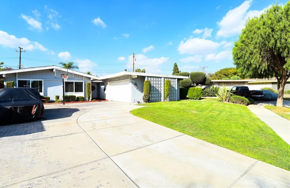 14967 Gardenhill Dr, La Mirada, CA 90638-3020