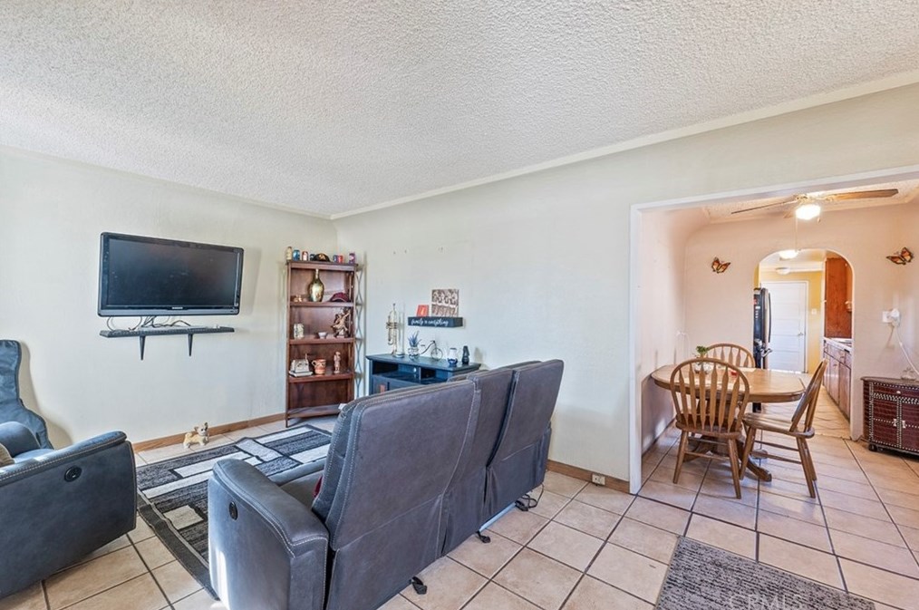 9735 Virginia Ave, South Gate, CA 90280