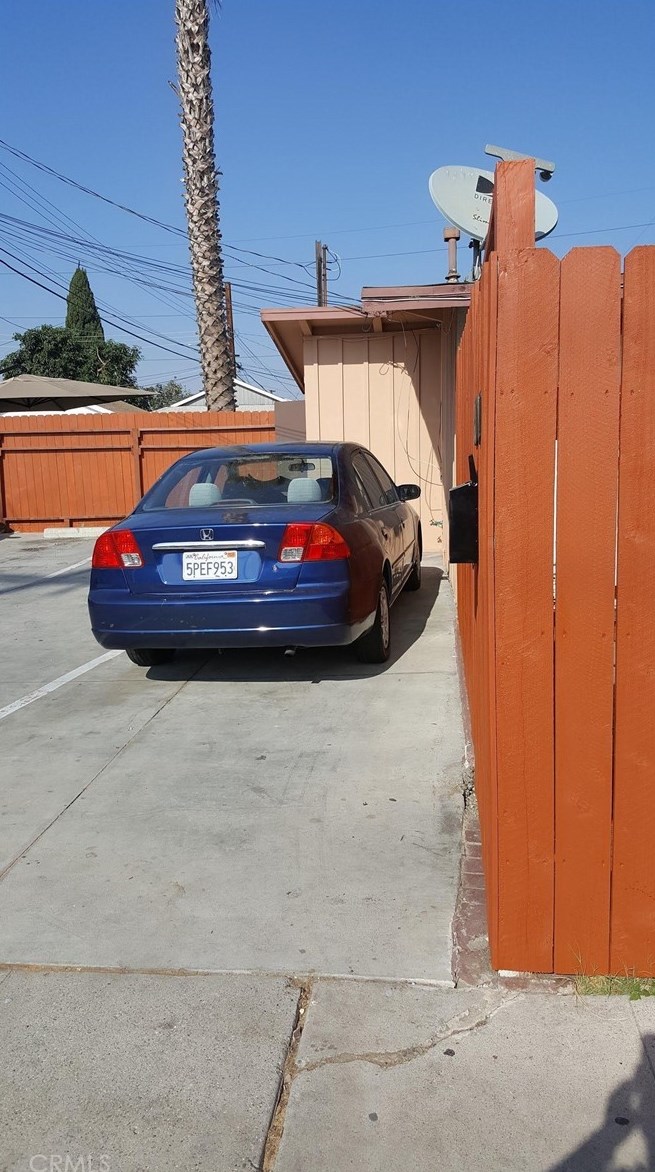 11525 Inglewood Ave, Hawthorne, CA 90250