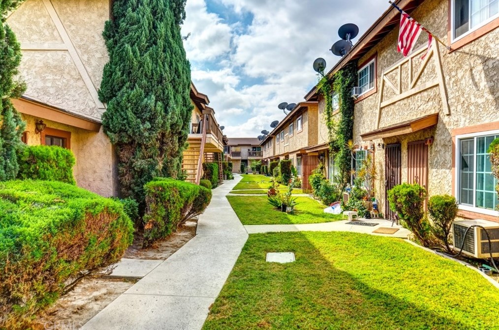 7260 Richfield St #316, Paramount, CA 90723