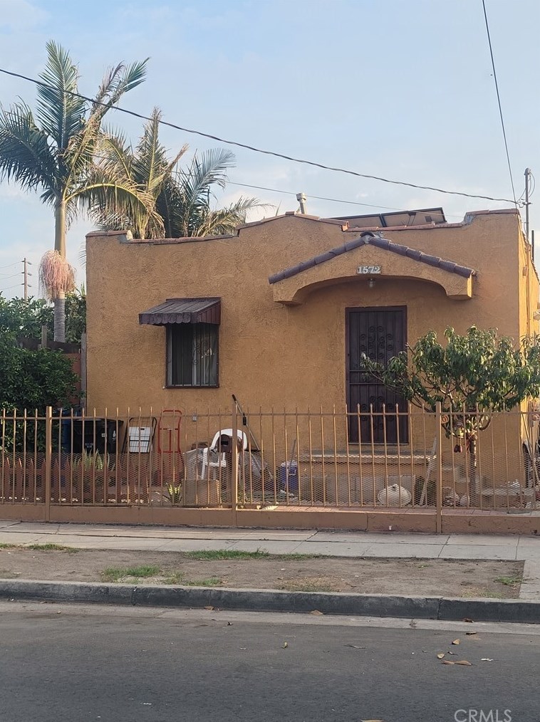 1572 107th St, Los Angeles, CA 90002-3508