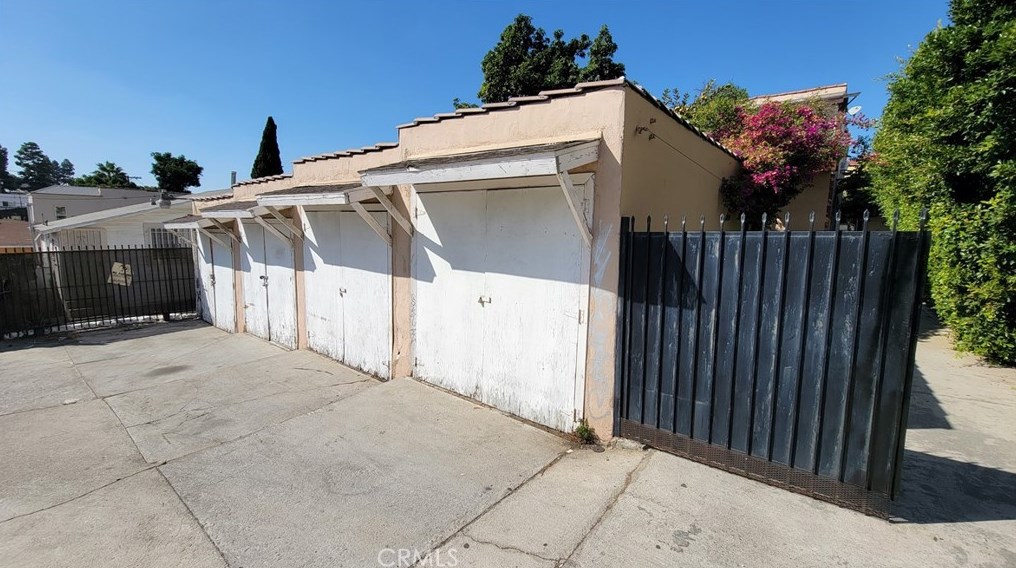 212 Park View St, Los Angeles CA  90057-2012 exterior
