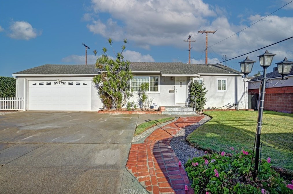 8913 Elmont Ave, Downey, CA 90240