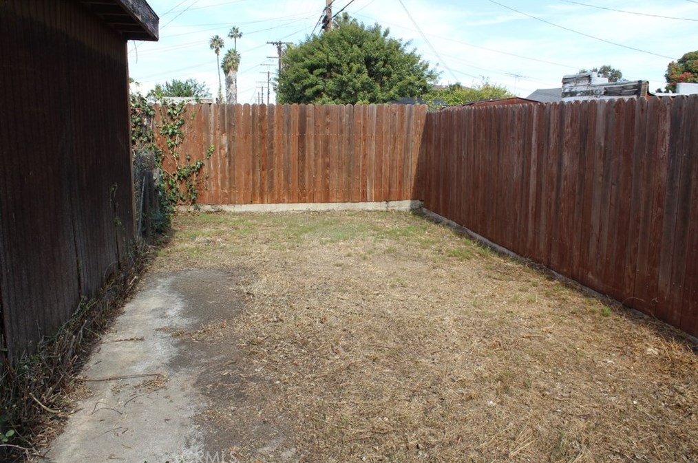 6326 8th Ave, Los Angeles CA  90043-4158 exterior