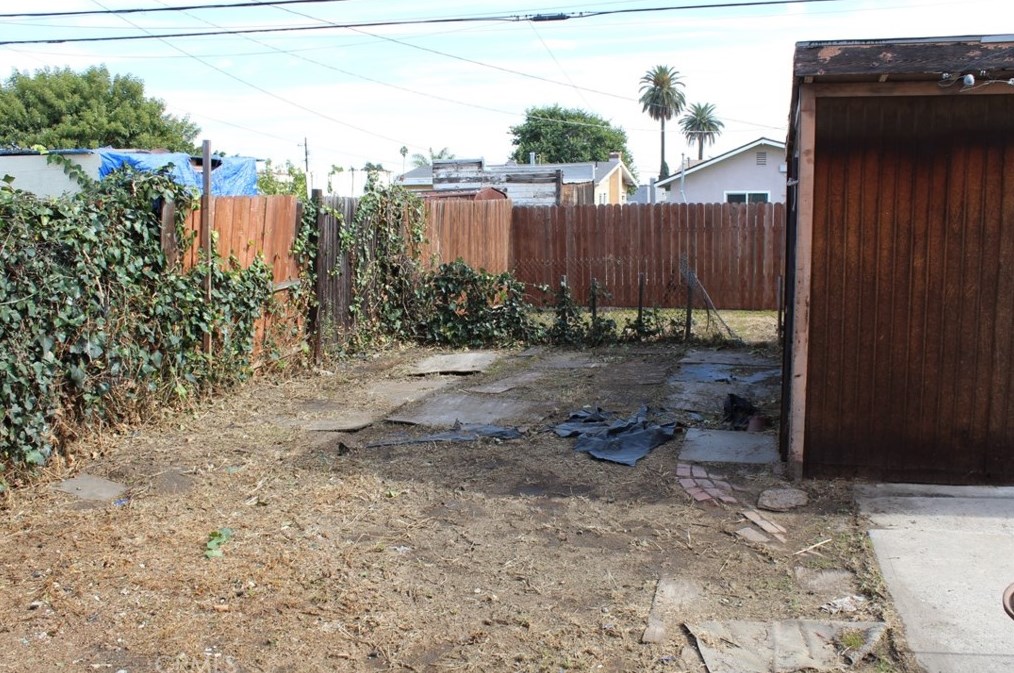 6326 8th Ave, Los Angeles CA  90043-4158 exterior