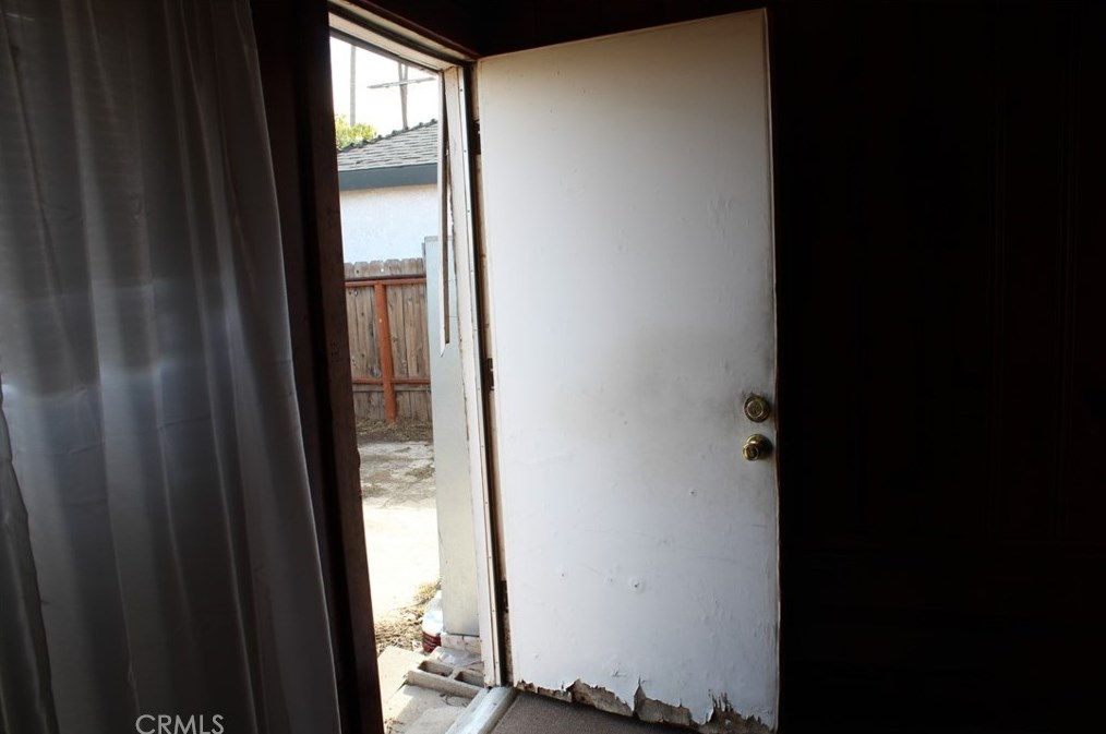 6326 8th Ave, Los Angeles CA  90043-4158 exterior