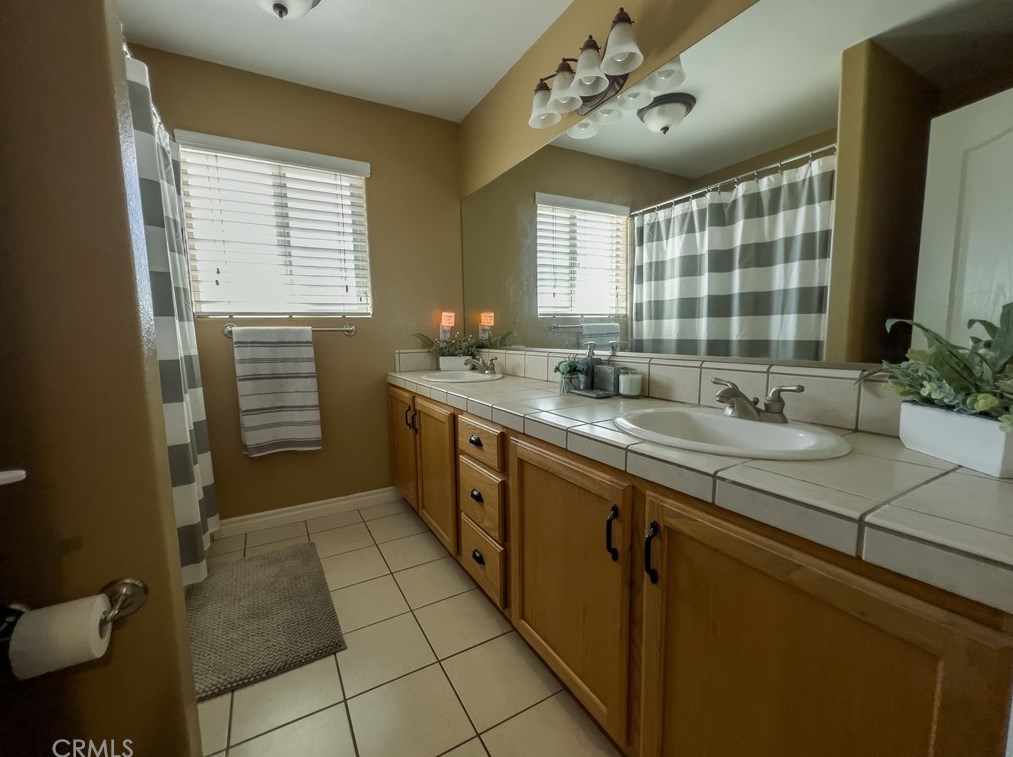 14955 Riverside Ct, Apple Valley CA  92307-4853 exterior