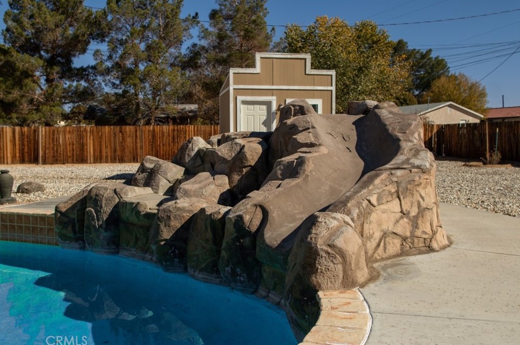 14955 Riverside Ct, Apple Valley CA  92307-4853 exterior