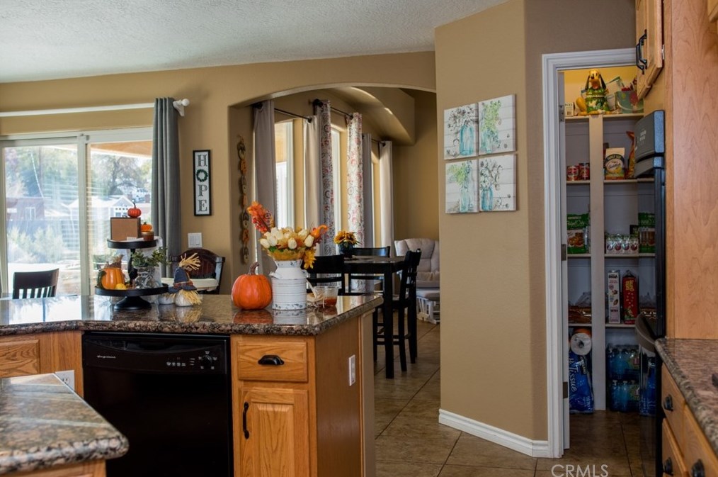 14955 Riverside Ct, Apple Valley CA  92307-4853 exterior