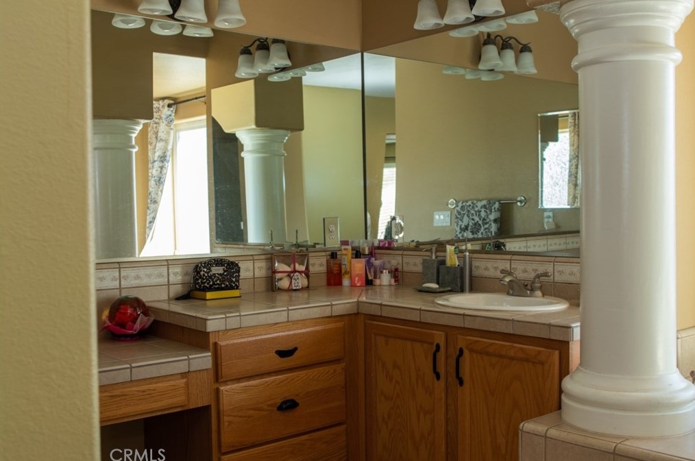 14955 Riverside Ct, Apple Valley CA  92307-4853 exterior