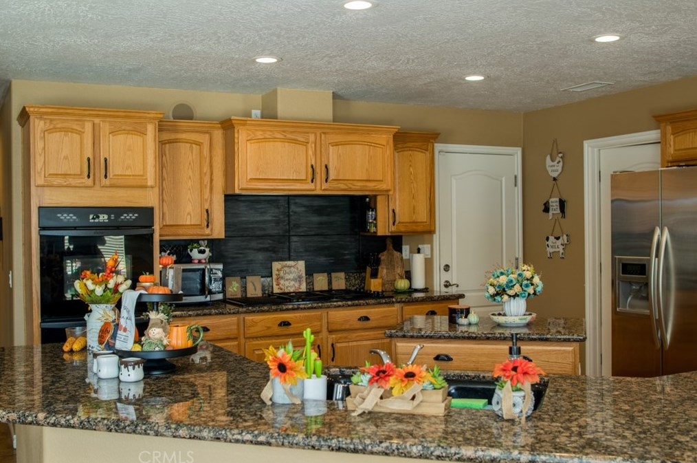 14955 Riverside Ct, Apple Valley CA  92307-4853 exterior