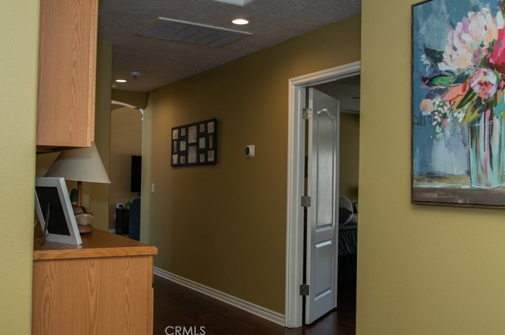 14955 Riverside Ct, Apple Valley CA  92307-4853 exterior