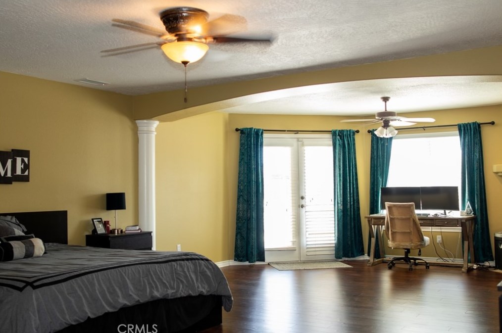 14955 Riverside Ct, Apple Valley CA  92307-4853 exterior