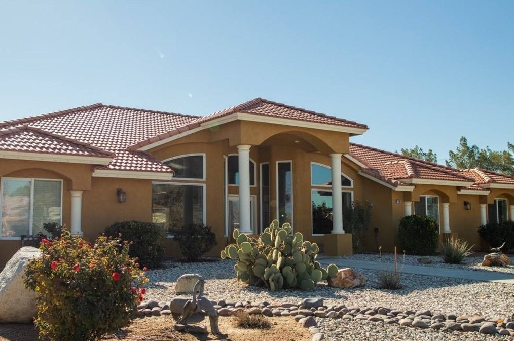 14955 Riverside Ct, Apple Valley CA  92307-4853 exterior