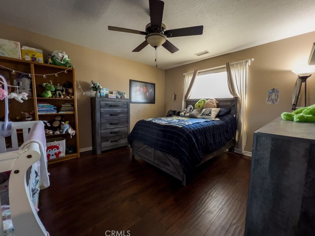 14955 Riverside Ct, Apple Valley CA  92307-4853 exterior
